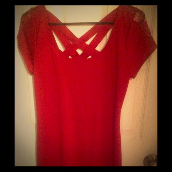 Back lace red dress.