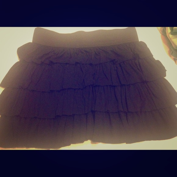 Short ruffles skirt