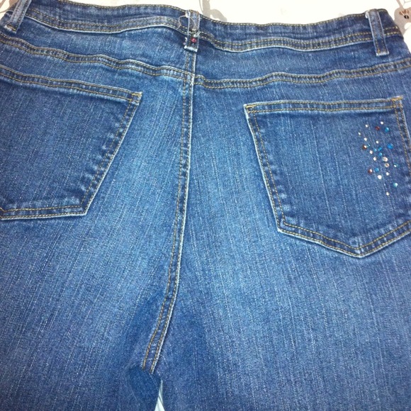 Jeans - Picture 2 of 3