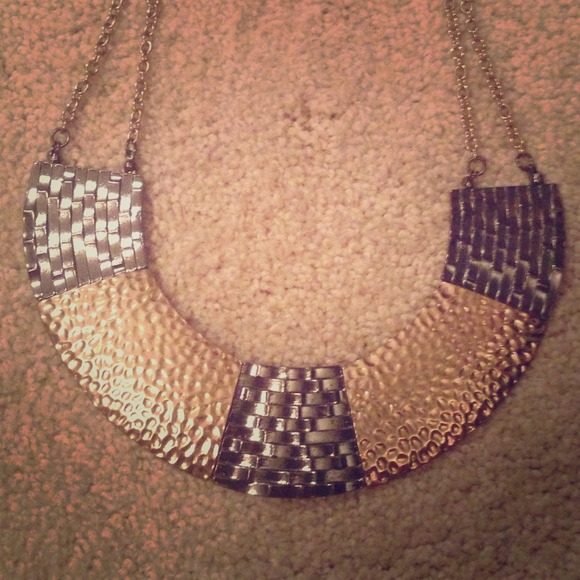 🚫TRADED🚫 Metallic Statement Necklace