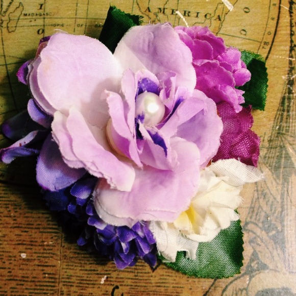 Floral hair clip