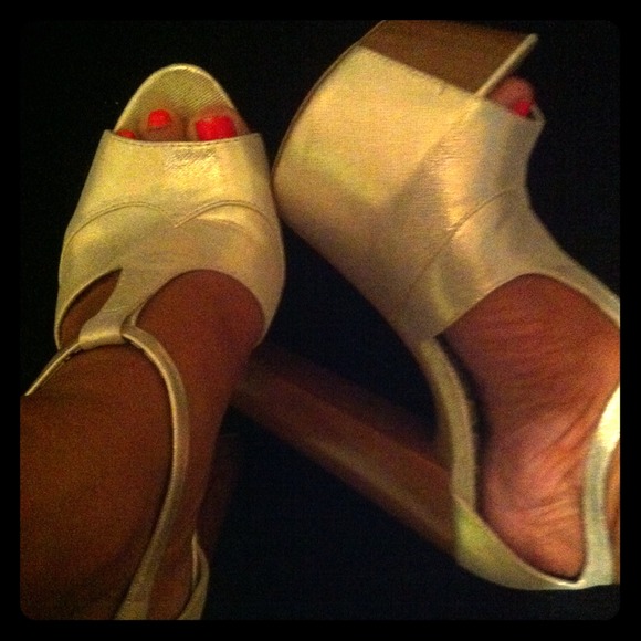 Jessica Simpson BUNDLED AND SOLD TO KIMMY!!!!  Yea - Picture 1 of 4