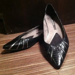 Black pointed flats