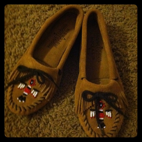 Nwot! Brand new Minnetonka moccasins. Size 7