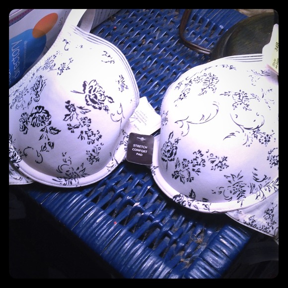 ⭐REDUCED 10-19⭐34 B IZOD NWT - Picture 1 of 2
