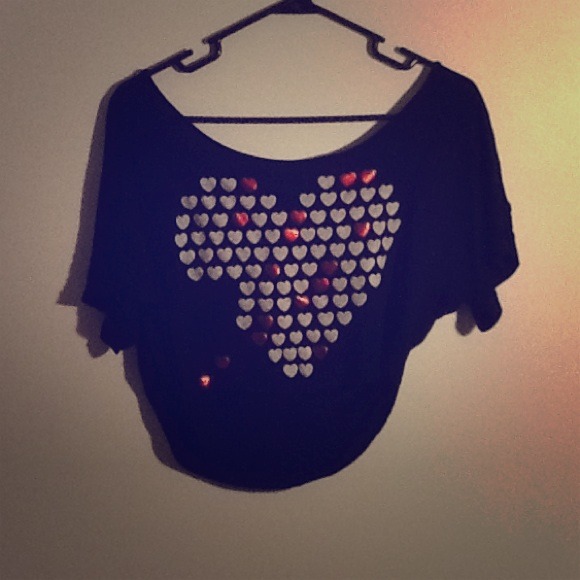 Black crop top with heart patterns in heart shape. - Picture 1 of 2