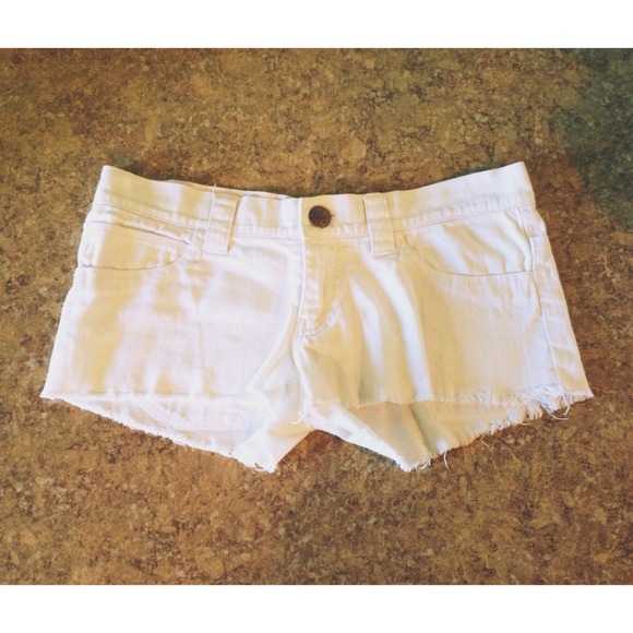 ❌❌TRADED❌❌Barely worn Indah White Denim Shorts