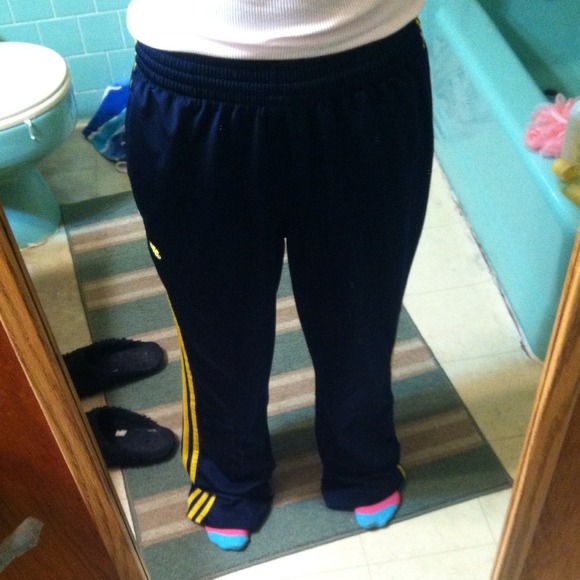 ⭐Adidas pants⭐ - Picture 4 of 4