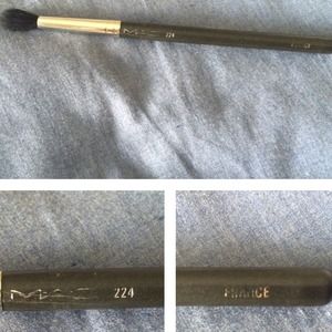 SOLD 🚨 Tapered Blending Brush 224