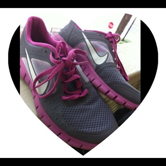 Nike free runs SOLD