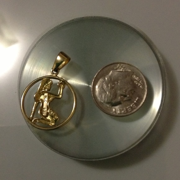 14k Yellow Gold Virgo Zodiac Pendant - Picture 2 of 2