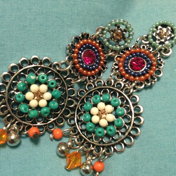 💚EARRINGS - Picture 3 of 4