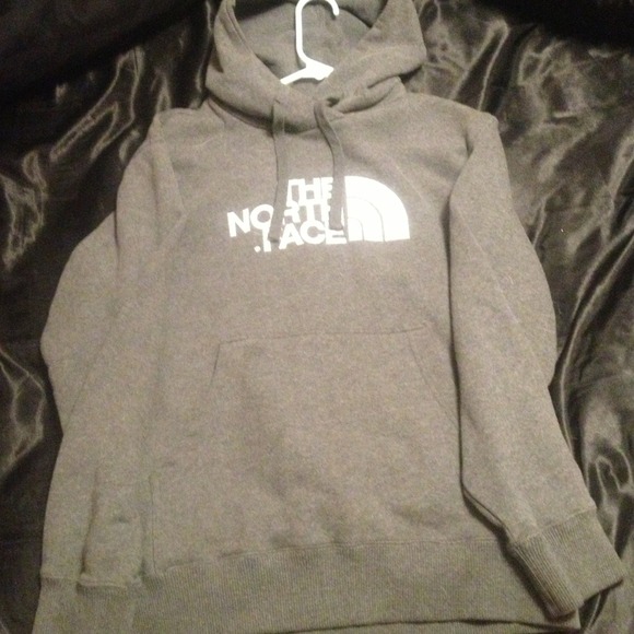 Grey NORTH FACE hoodie
