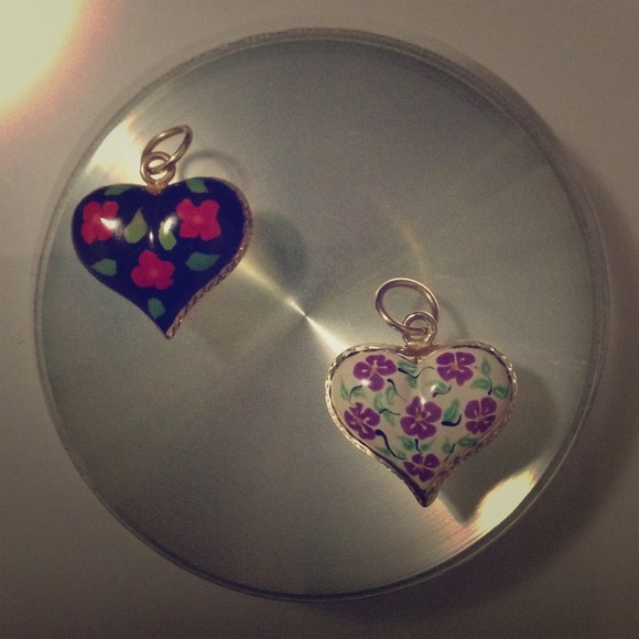 SOLD! 🎉 14kGold Handpainted Heart Charm/Pendant