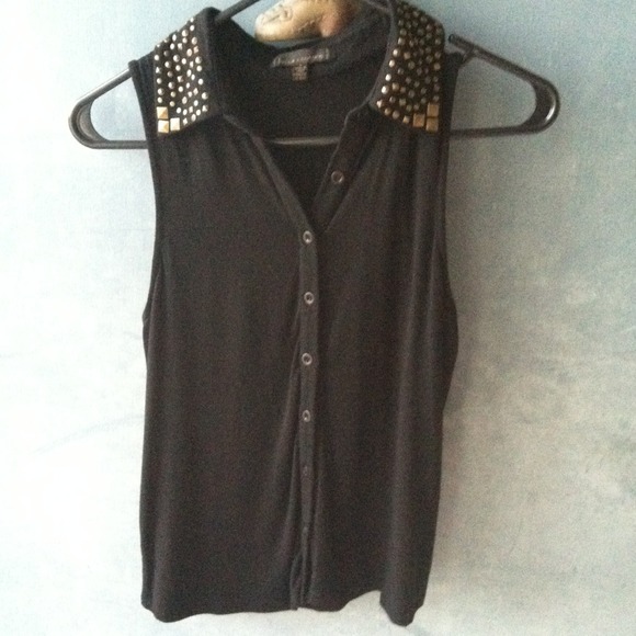 S O L D 💥 S A L E ❤Black vest w embellishments❤