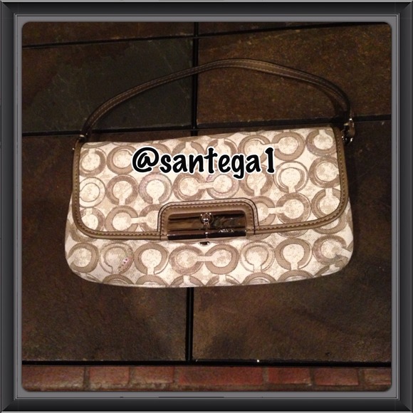 💥SOLD💥Coach Clutch/Wristlet