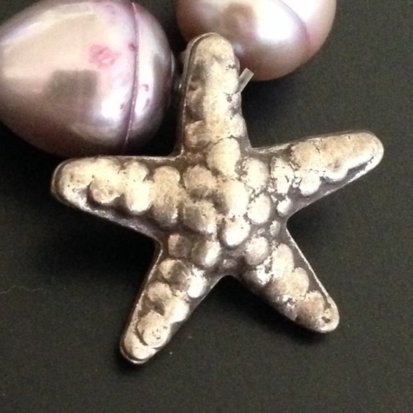 Lavender pearl and silver starfish bracelet. - Picture 2 of 3