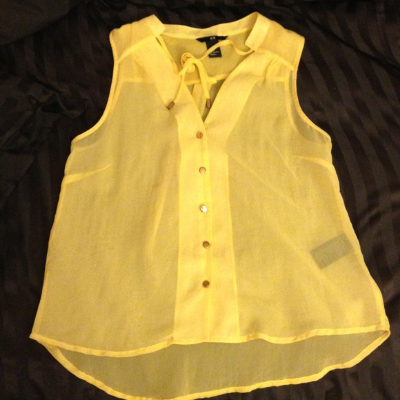 🚫GIFTED IN BUNDLE🚫💟 Sheer Yellow Top