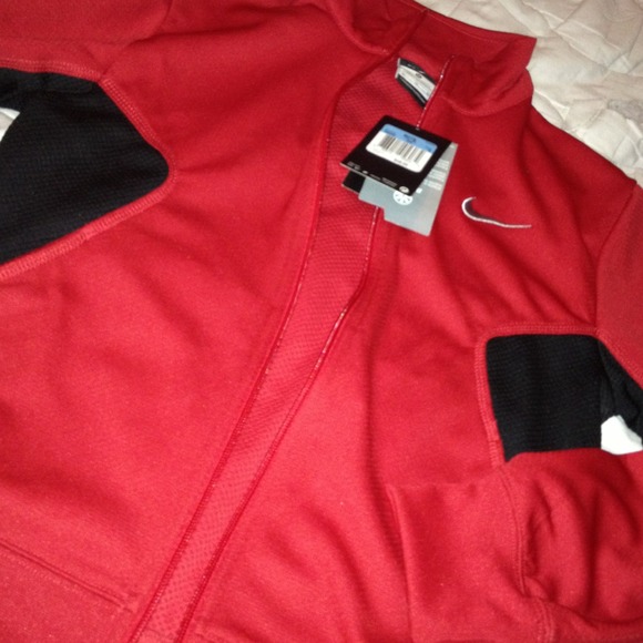 ❌Sold❌ Authentic Nike boys zip up dri-fit jacket!