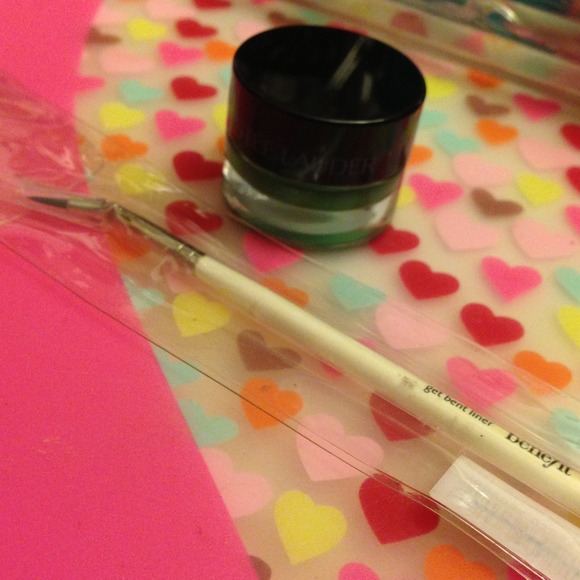 Estée Lauder eyeshadow paint + Benefit liner brush