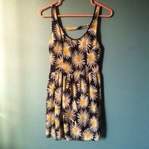 Brandy melville daisy dress