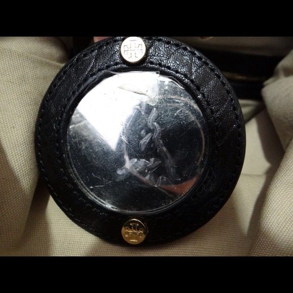 AUTHENTIC TORY BURCH CROSSBODY (NEW WITH DEFECT) - Picture 3 of 4