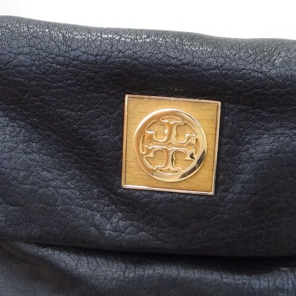 AUTHENTIC TORY BURCH CROSSBODY (NEW WITH DEFECT) - Picture 4 of 4