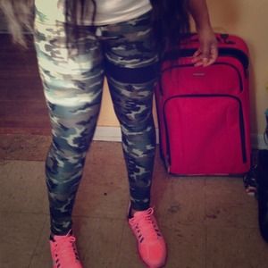 ❌Sold❌ Army fatigue leggings 👖💚