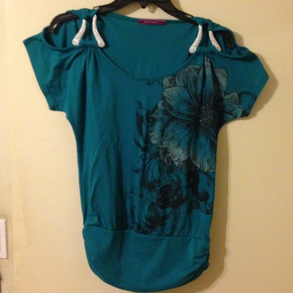 Super cute Flower Blouse.