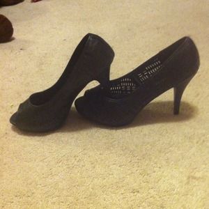 Black size 10 heels