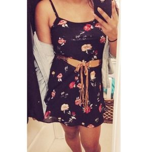 🚫SOLD🚫 90's Vintage Floral Dress 🌸