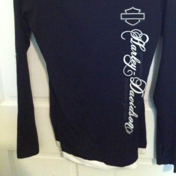 HD top with tank that has a built in bra. - Picture 1 of 4