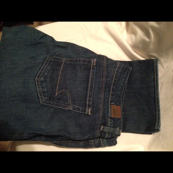 NWOT American Eagle dark wash jeans