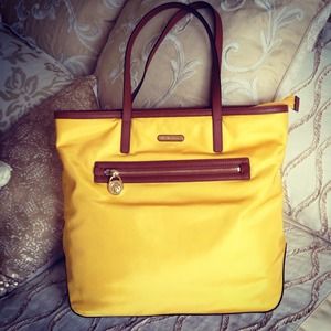 💯 Authentic Michael Kors Tote