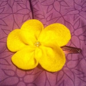Handmade flower hair clip