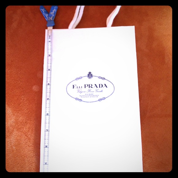 PRADA COLLECTORS MUST HAVE-BAG FROM PRADA MILAN!