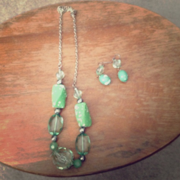Teal necklace and earring set