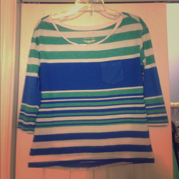 3/4 length striped AE shirt