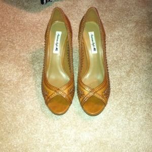 AE brown open toe heels