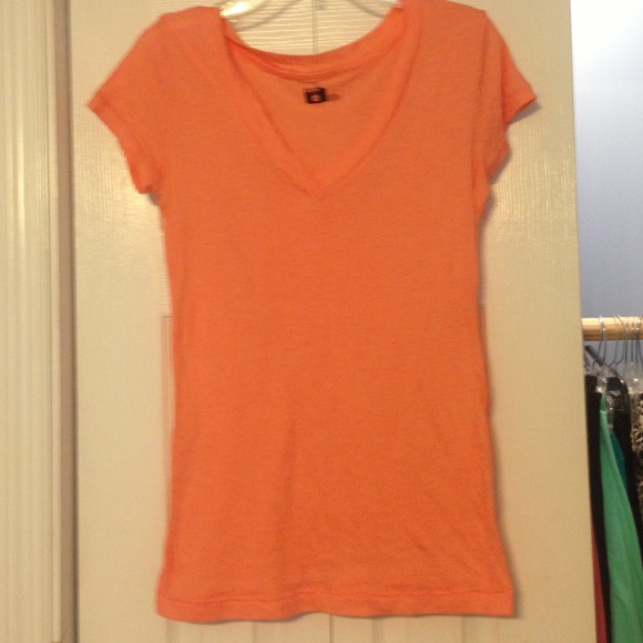 Peachy pink BDG. t shirt size medium