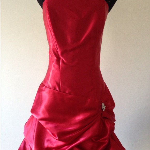 Jessica Mc Clintock Dresses & Skirts - SOLD!!! Red satin dress with bubble hem