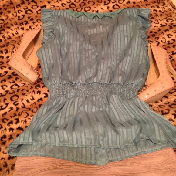 Gently used teal ruffle top - Picture 2 of 4