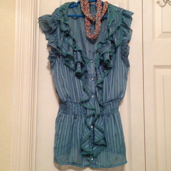 Gently used teal ruffle top - Picture 4 of 4