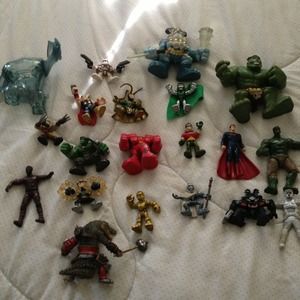 ❌Sold❌20 mixed action figures