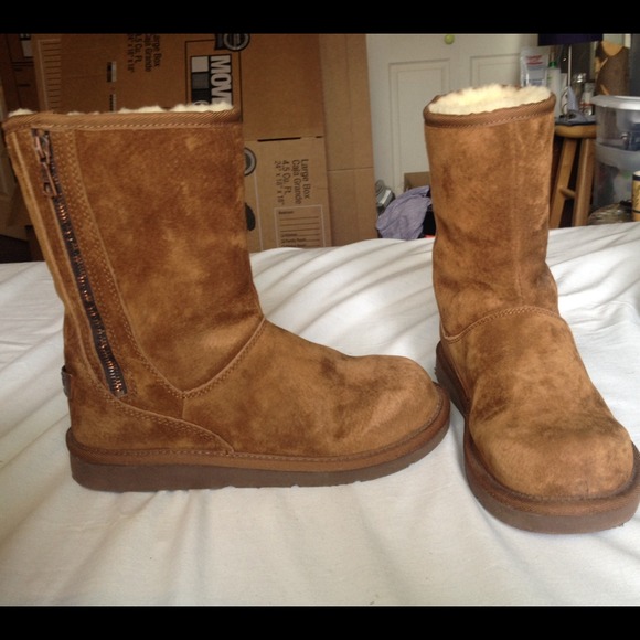 Calf-height zipper UGG boots