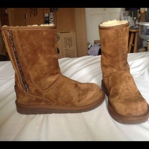 Calf-height zipper UGG boots