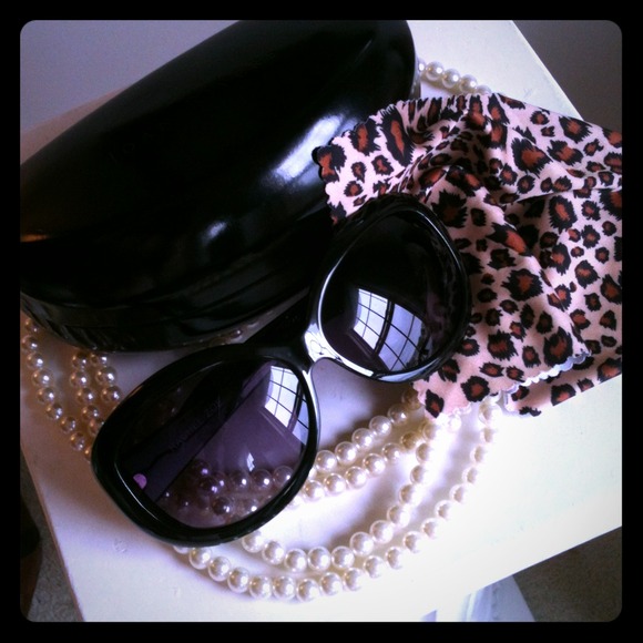 Rachel Zoe Accessories - Authentic Rachel Zoe Sunglasses and Black Case