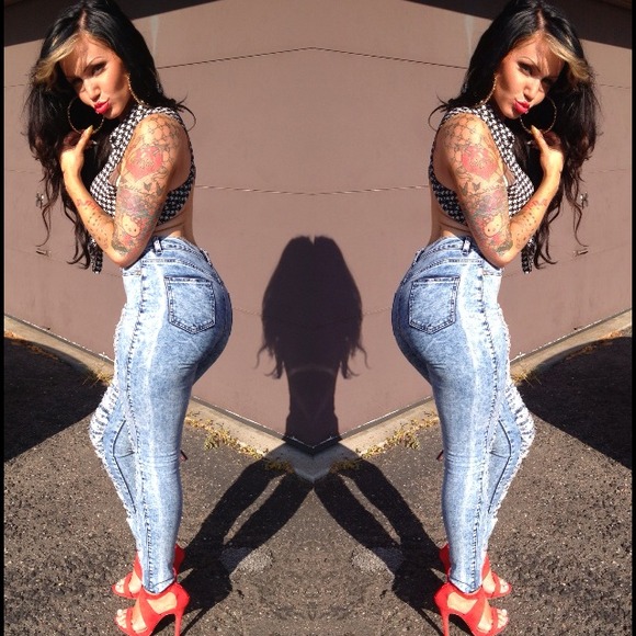 High wasted ripped jeans