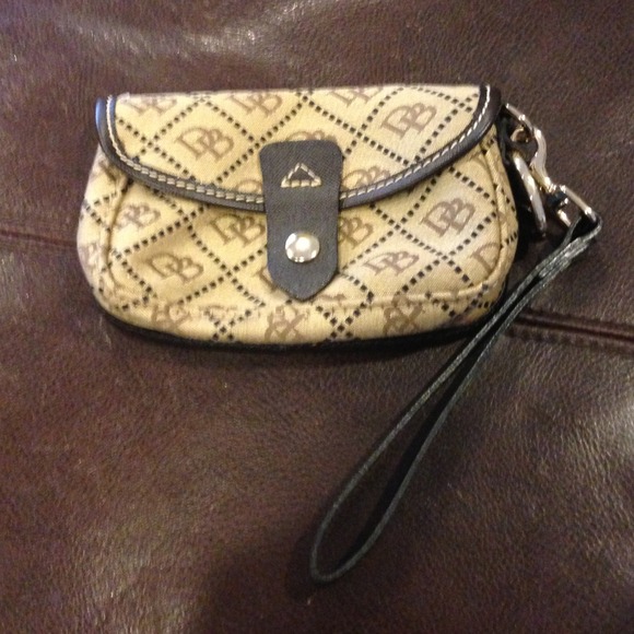 Authentic Dooney & Bourke wristlet - Picture 1 of 3