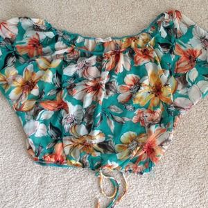 Super cute fun crop top